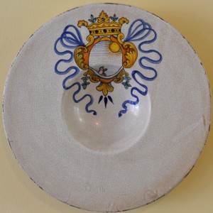 ANCIENT WALL HAT PLATE “ARMS”  CM. 30