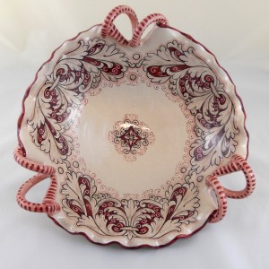 CENTRO TAVOLA CON MANICI “FONDO ROSSO” DA CM. 30